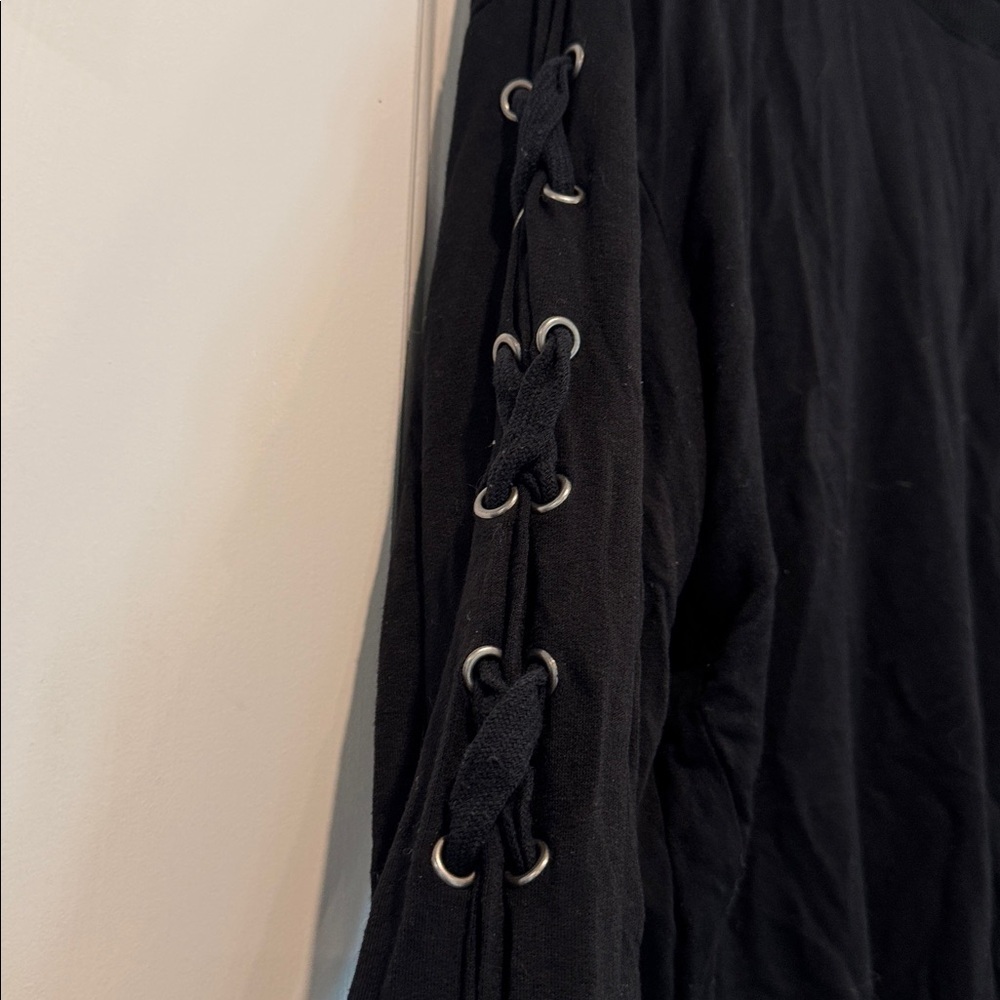 Z Supply Black Long Lace-Up Sleeves Top Size XS - Picture 3 of 7